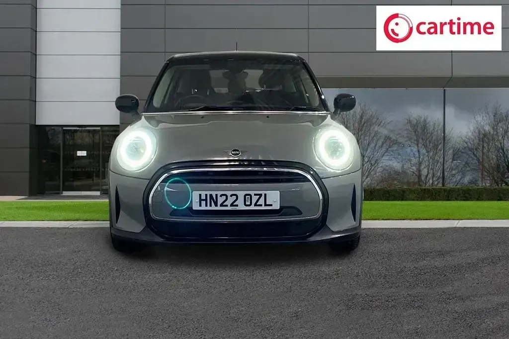 Usado Mini Cooper Classic 136 CV (100 kW) 2022 Gris Utilitario