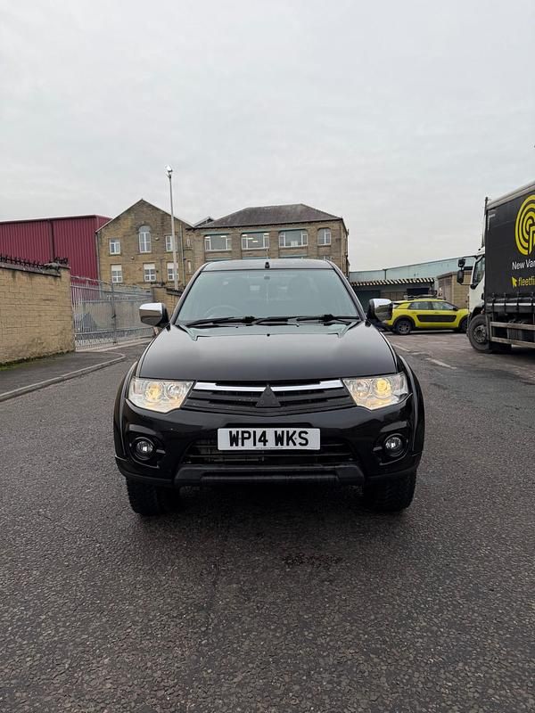 Used Mitsubishi L200 175 HP (128 kW) 2014 Black Pickup