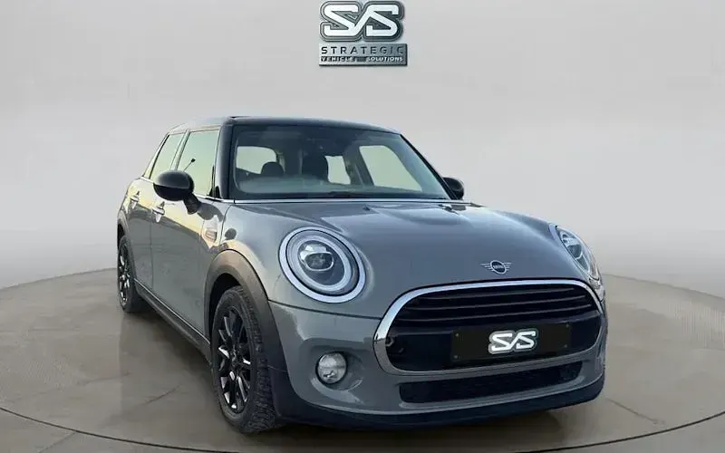 Begagnad Mini Cooper Classic 136 HK (100 kW) 2019 Grå Halvkombi
