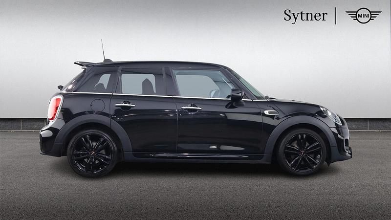 Używany Mini Cooper Hatch 134 KM (98 kW) 2020 Czarny Hatchback
