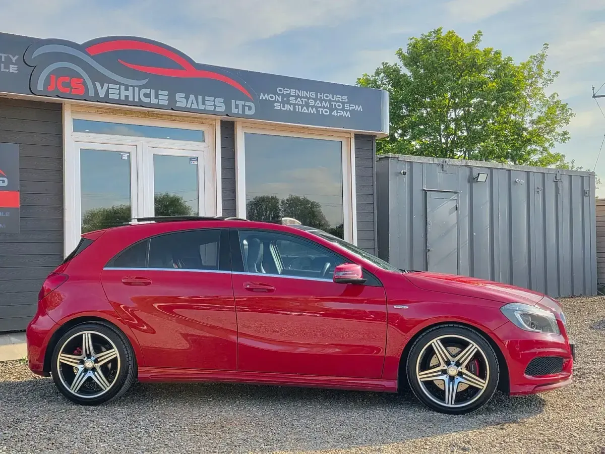 Used Mercedes A250 AMG 211 HP (155 kW) 2015 Red Hatchback
