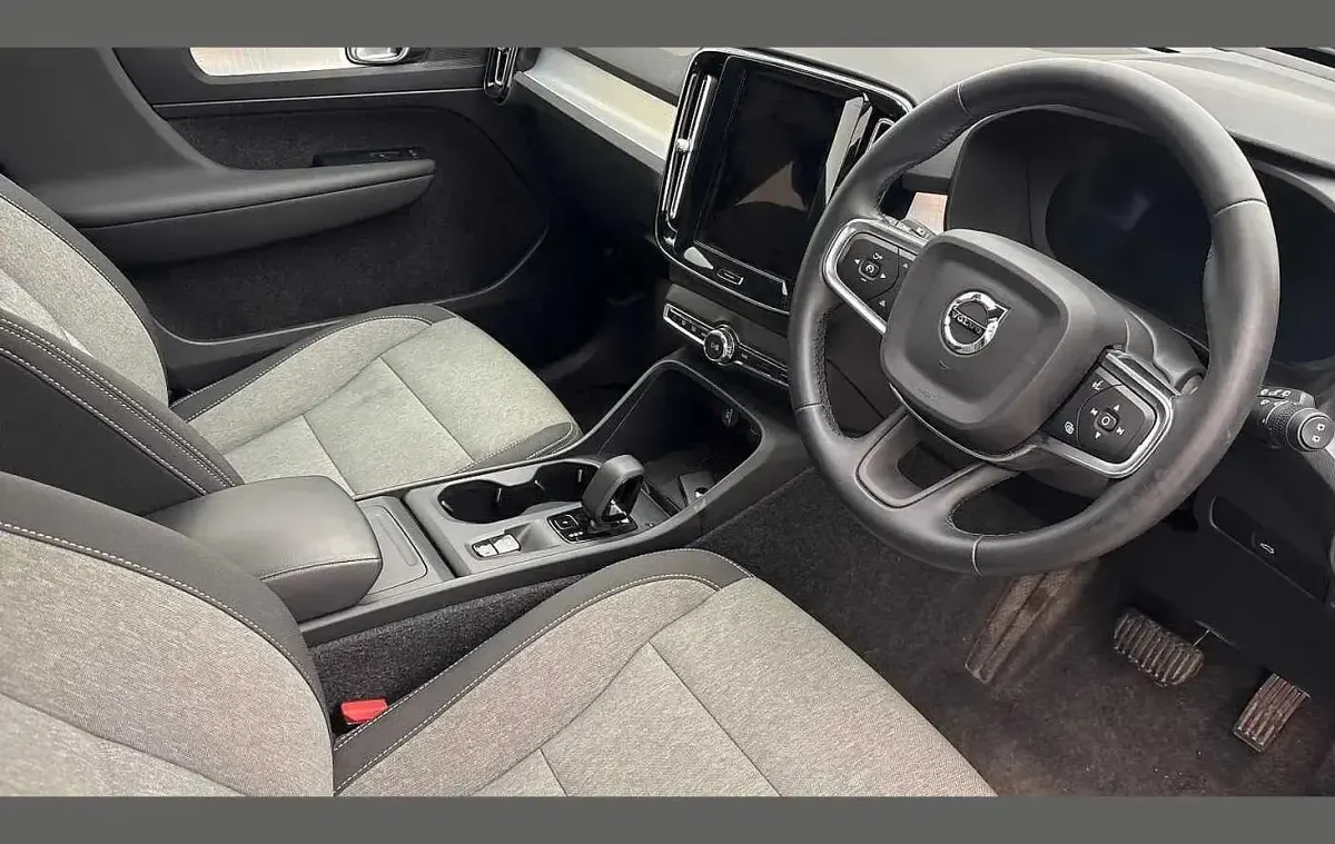 Used Volvo XC40 Core 163 HP (119 kW) 2025 Sage green SUV