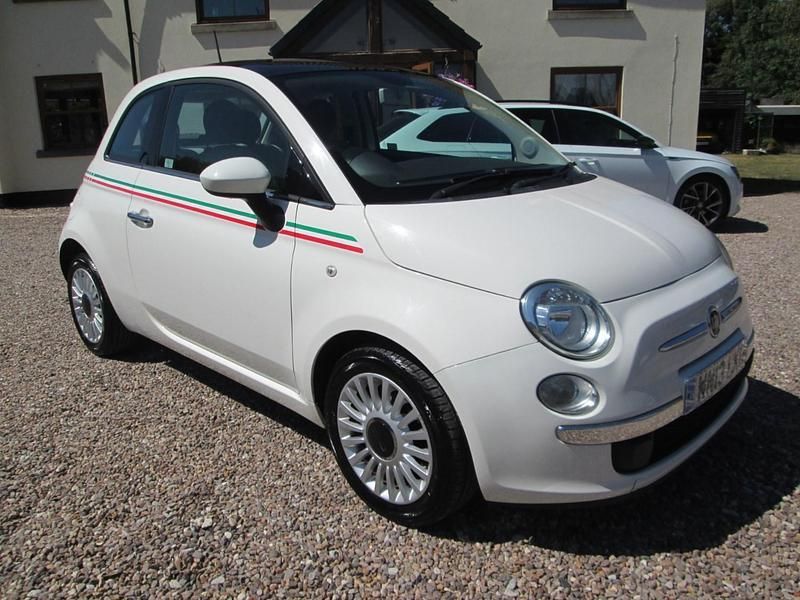 White Used 2013 Fiat 500 Lounge Hatchback | £3,480 (Fair price) - Image 1/4