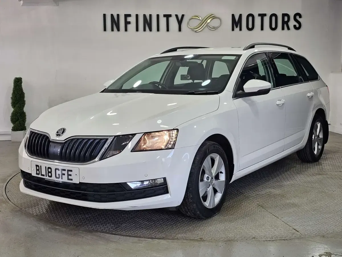 Begagnad Skoda Octavia SE Technology 115 HK (84 kW) 2018 Vit Kombi
