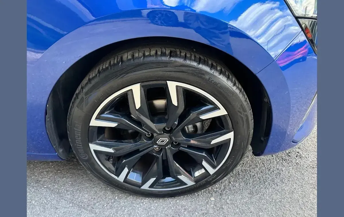 Used Renault Clio Techno 90 HP (66 kW) 2024 Blue  Hatchback