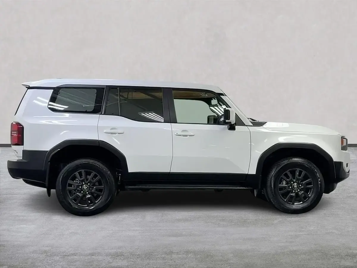 New Toyota Land Cruiser 205 HP (150 kW) 2025 White