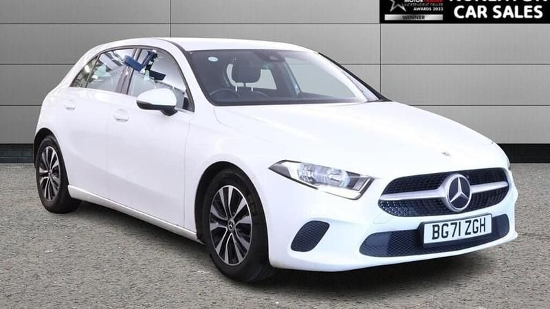 Used Mercedes A180 SE 136 HP (100 kW) 2022 White Hatchback
