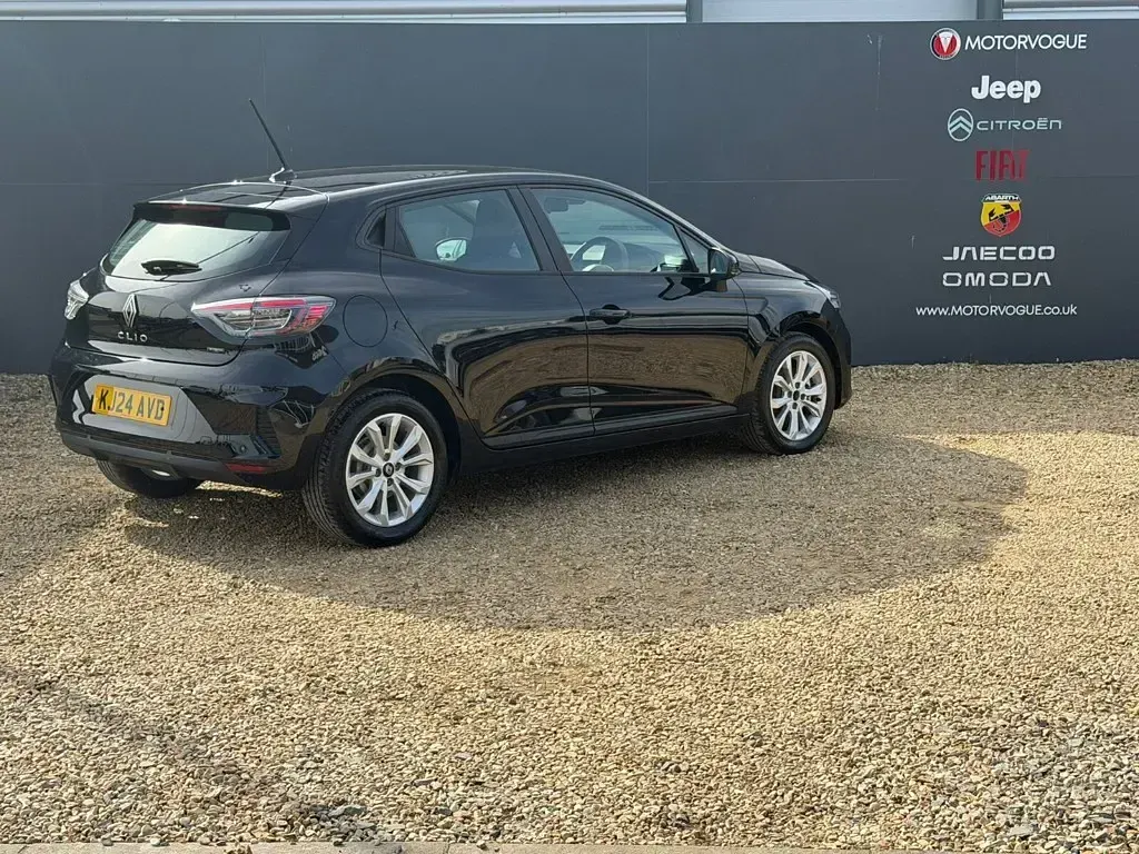 Used Renault Clio V Evolution 143 HP (105 kW) 2024 Diamond black  Hatchback