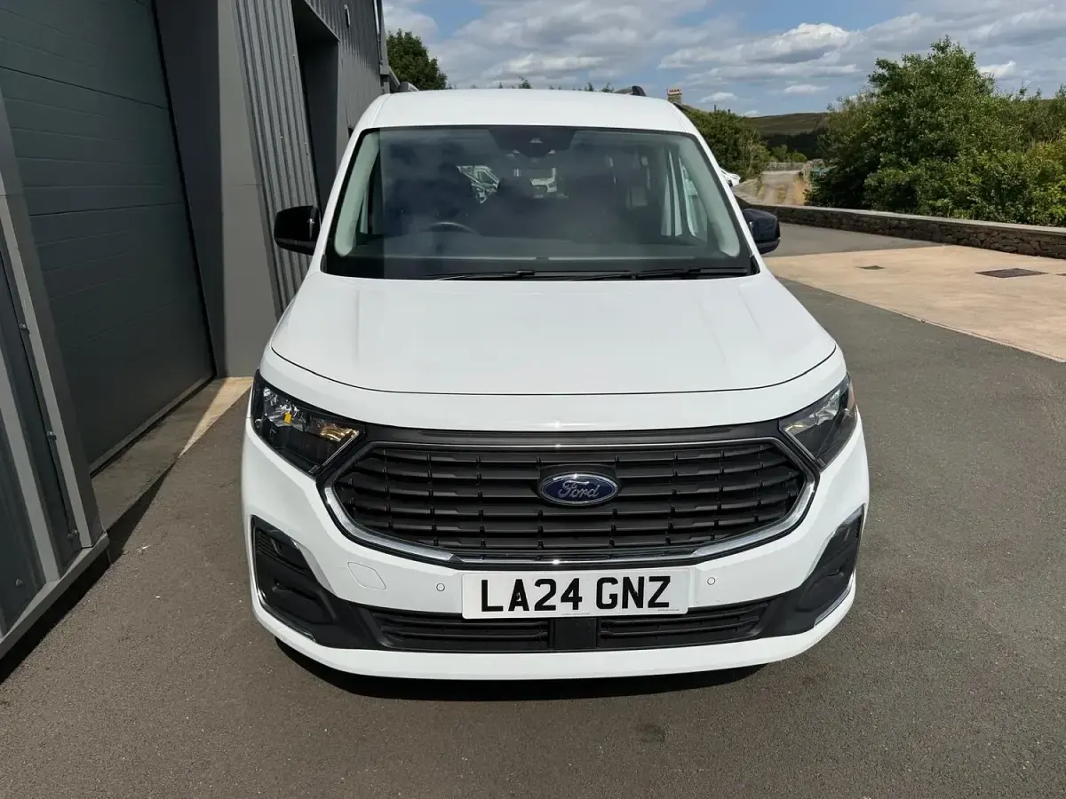 Used Ford Tourneo Connect Titanium 122 HP (89 kW) 2024 White MPV
