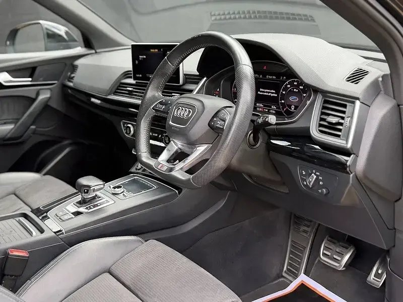 Used Audi Q5 Black Edition 190 HP (139 kW) 2019 Grey SUV