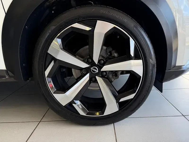 Used Nissan Juke Tekna 2023 White SUV