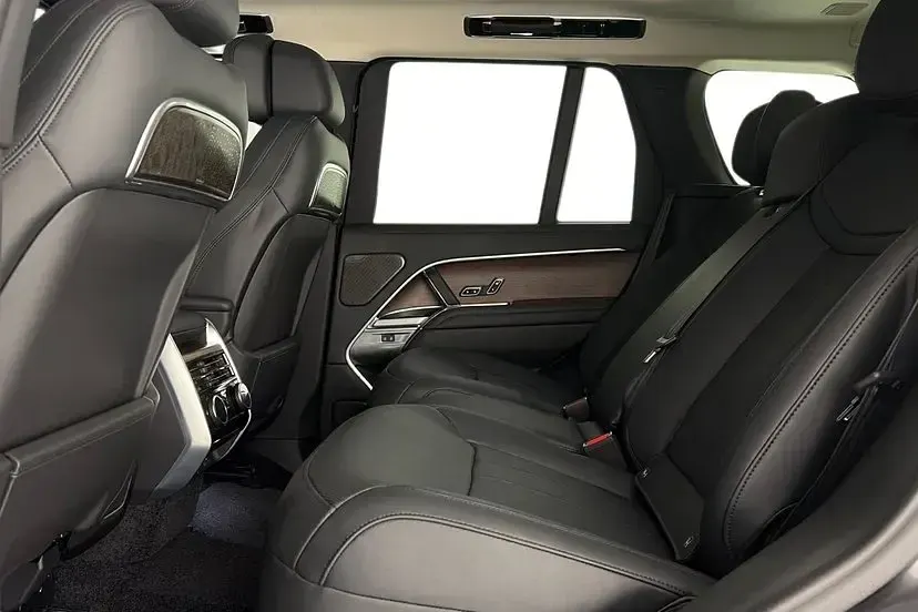 Used Land Rover Range Rover Autobiography 350 HP (257 kW) 2024 Grey SUV