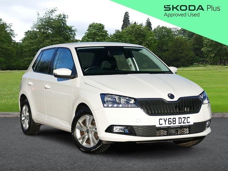 Candy white Used 2018 Skoda Fabia SE Hatchback | £9,595 (Good price) - Image 1/4