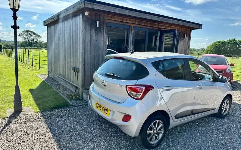 Used Hyundai i10 Premium 87 HP (63 kW) 2016 Hatchback