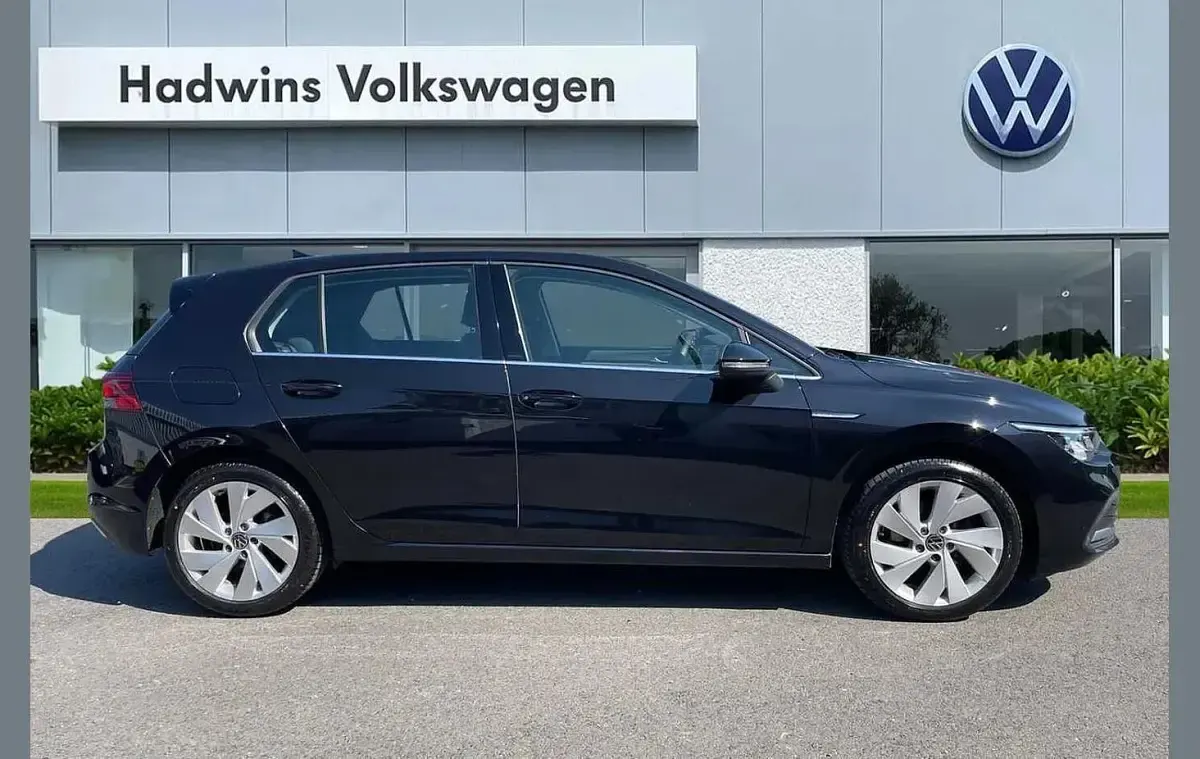 Used VW Golf VIII Style 147 HP (108 kW) 2021 Black Hatchback