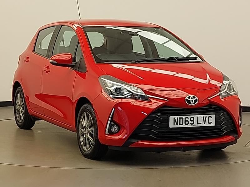 Red Used 2020 Toyota Yaris Hatchback | £10,498 (Fair price) - Image 1/4