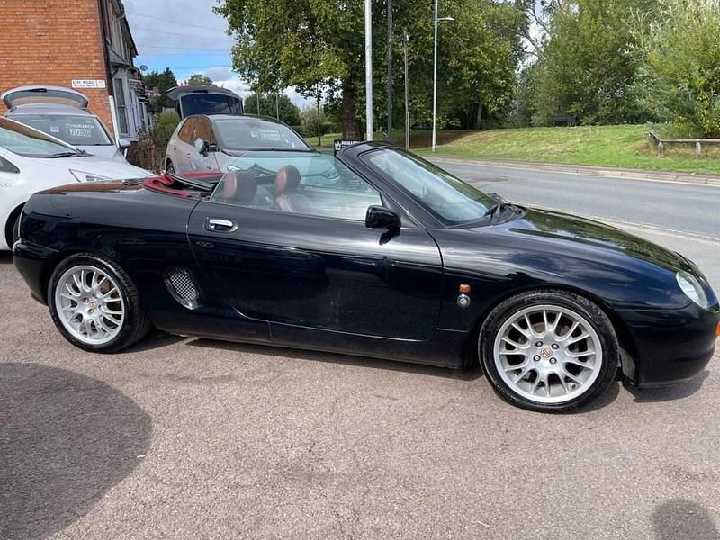 Używany MG F 118 KM (86 kW) 1999 Czarny Kabriolet