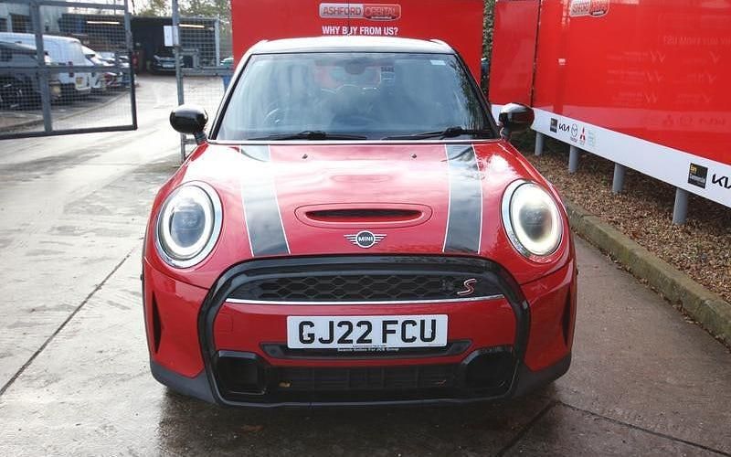 Used Mini Cooper S Exclusive 178 HP (130 kW) 2022 Red Hatchback