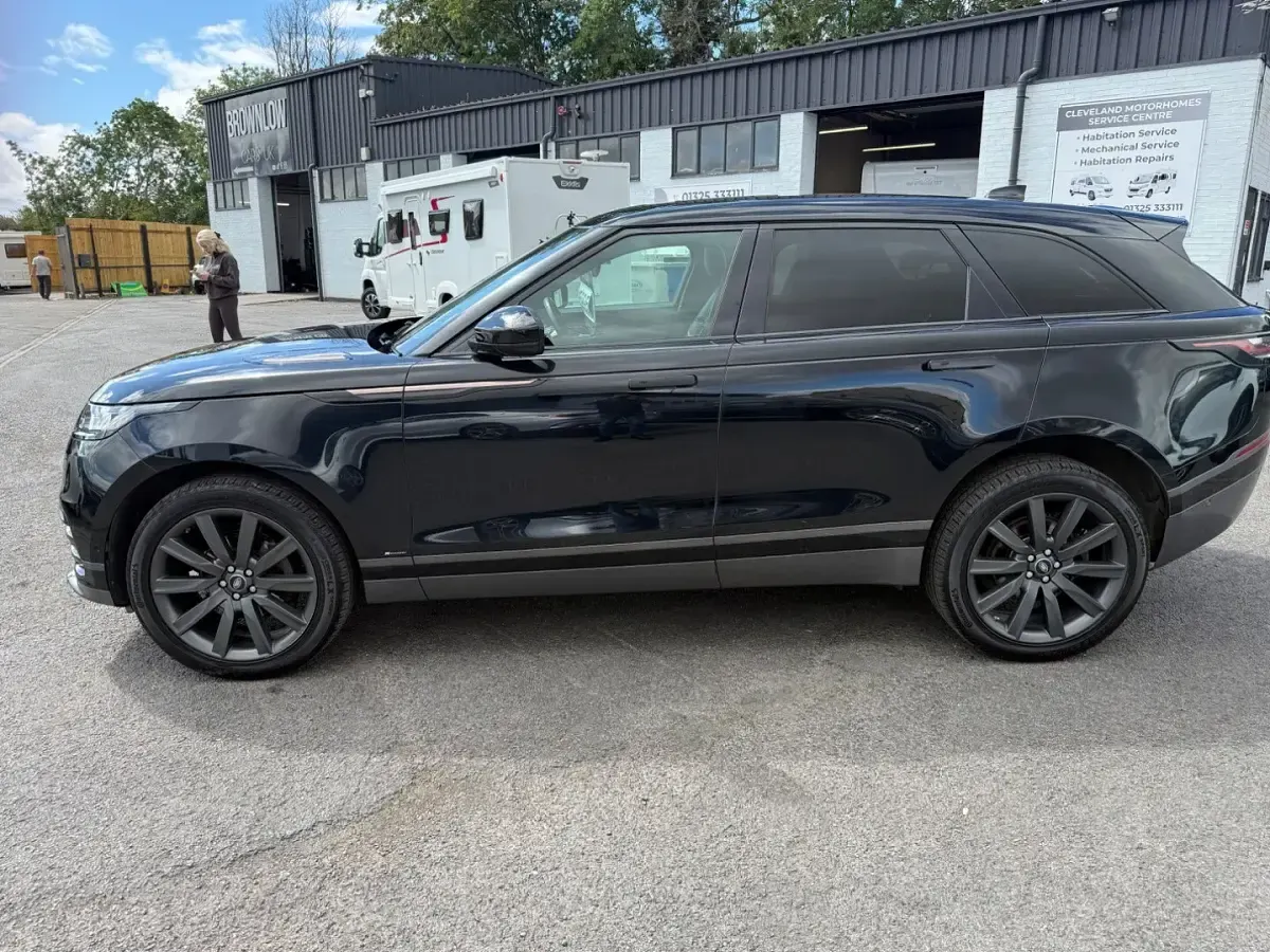 Used Land Rover Range Rover Velar HSE Dynamic 177 HP (130 kW) 2018 Black SUV