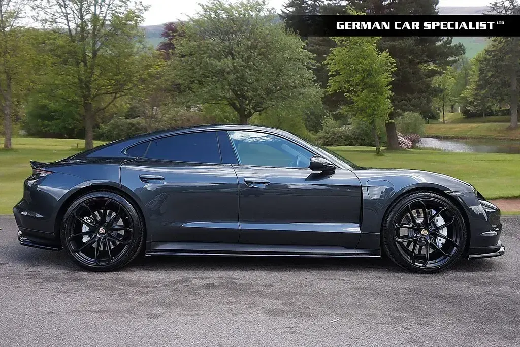 Usado Porsche Taycan 300 kW (408 HP) 2022 Cinzento Sedan