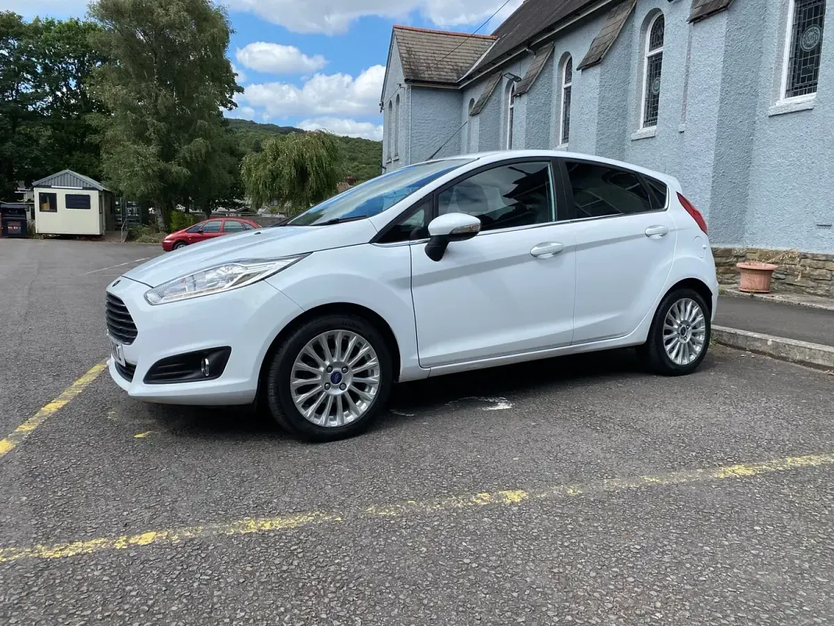 Used Ford Fiesta Titanium 2014 White Hatchback