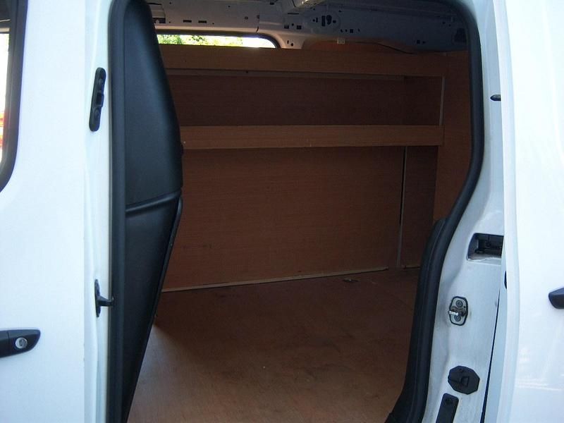 Image 4/4