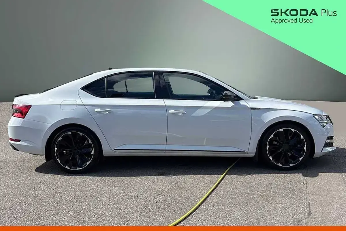 Used Skoda Superb SportlinePlus 140 HP (102 kW) 2020 Moon white metallic Hatchback