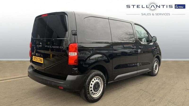 Used Peugeot Expert 143 HP (105 kW) 2025 Black Van
