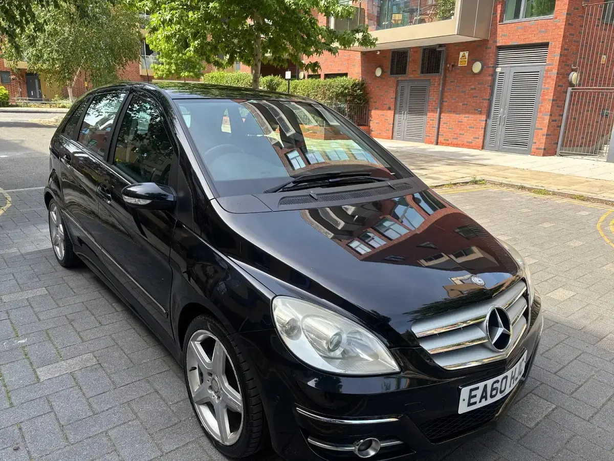 Used Mercedes B160 2010 Black Hatchback