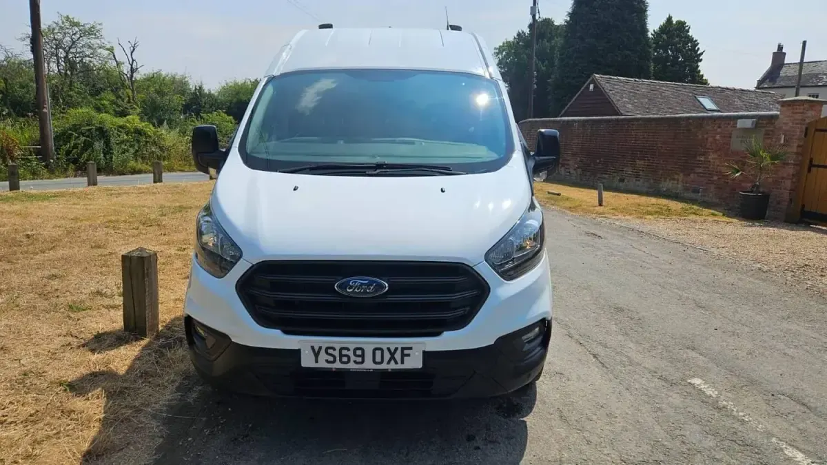 Used Ford Transit Custom 105 HP (77 kW) 2020 White Van