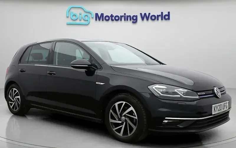 Used VW Golf VIII Edition 131 HP (96 kW) 2020 Hatchback