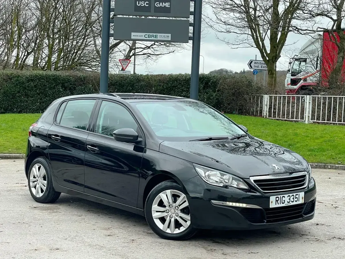 Second-hand Peugeot 308 Active 120 CP (88 kW) 2016 Negru Hatchback