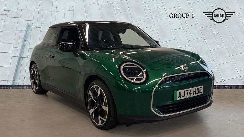 Green Used 2025 Mini Cooper Hatch Hatchback | £27,999 (Expensive) - Image 1/4