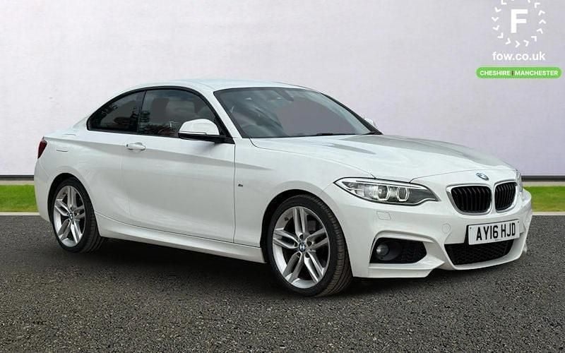 White Used 2016 BMW 220 M Sport Coupe | £13,499 (Fair price) - Image 1/4