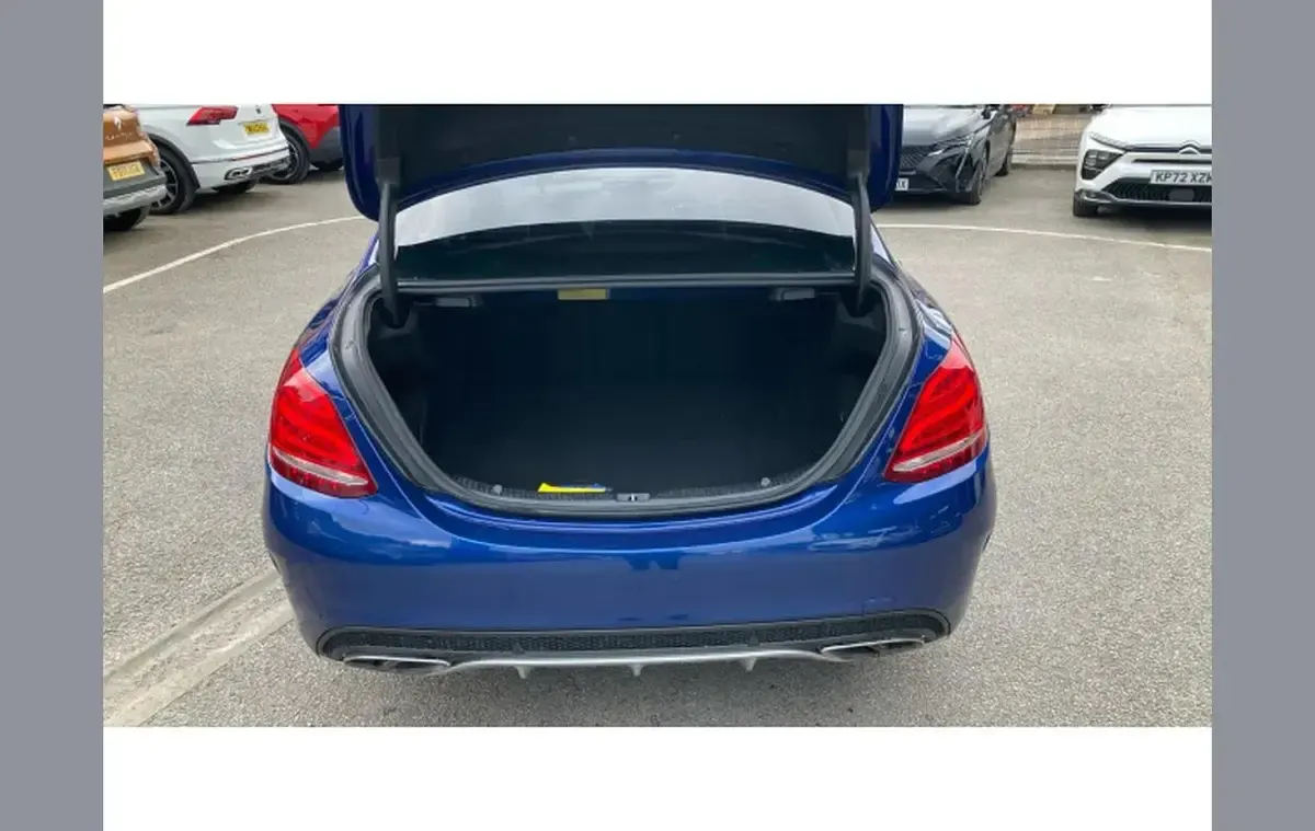 Usado Mercedes C43 AMG Premium 362 HP (266 kW) 2018 Azul Sedan