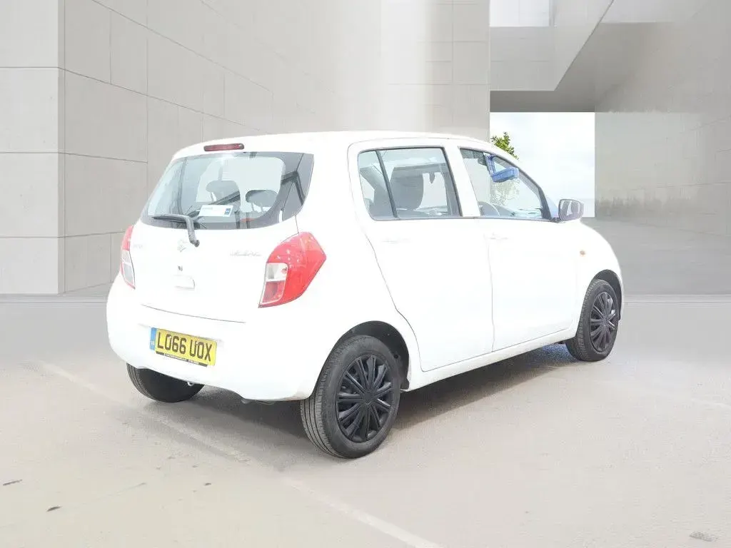 Used Suzuki Celerio 68 HP (50 kW) 2016 White Hatchback