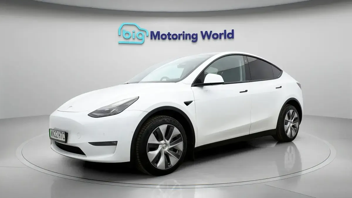 Used Tesla Model Y Long Range AWD 378 kW (514 HP) 2022 White SUV
