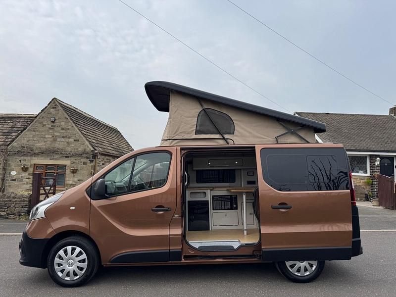 Used Renault Trafic Business 2018 Brown MPV