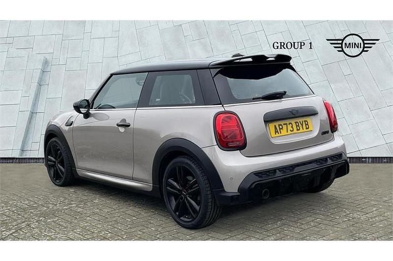 Used Mini Cooper Premium 136 HP (100 kW) 2023 Rooftop grey Hatchback