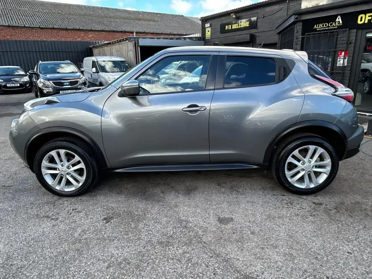 Used Nissan Juke N-Connecta 110 HP (80 kW) 2016 Grey SUV