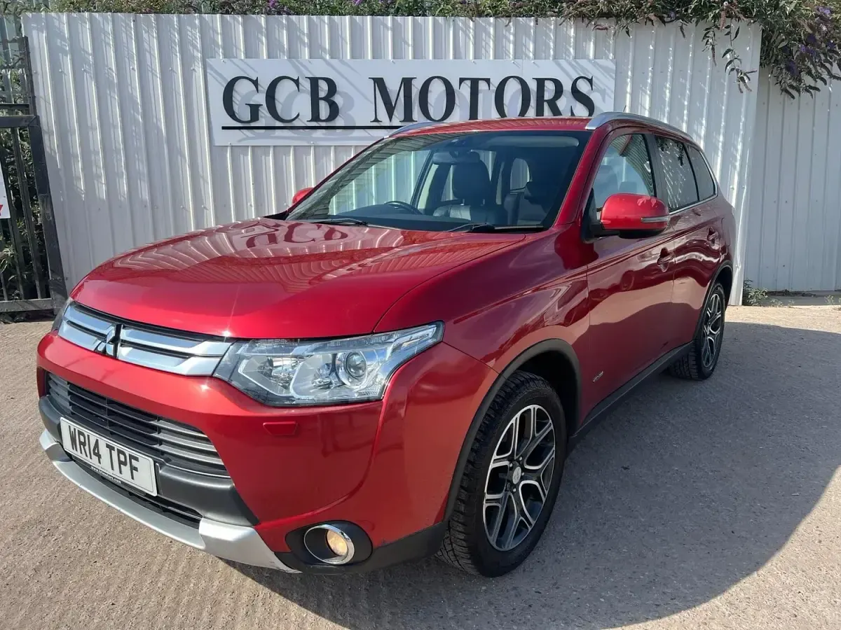 Used Mitsubishi Outlander 2014 Red SUV
