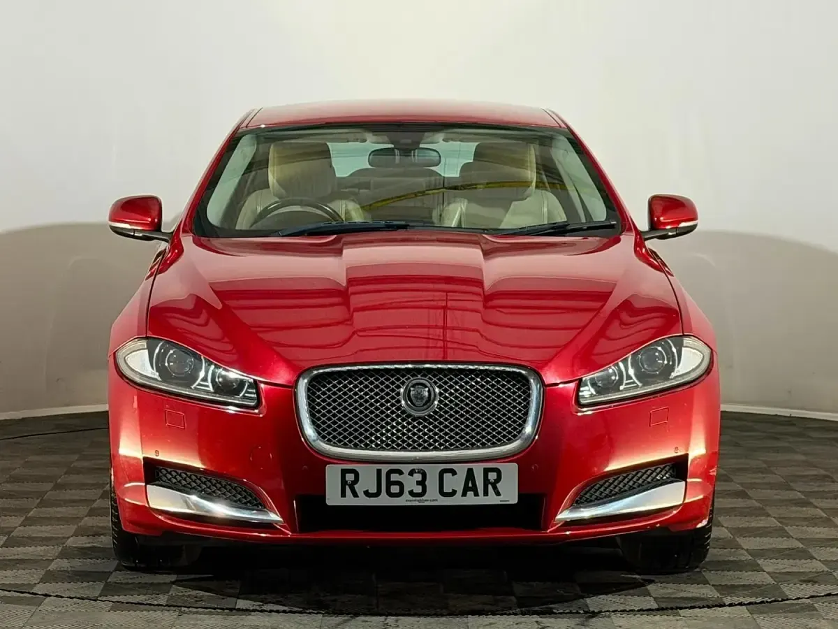 Used Jaguar XF Luxury 200 HP (147 kW) 2013 Red Sedan