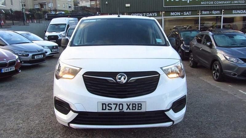 Used Vauxhall Combo Sportive 100 HP (73 kW) 2021 White Van
