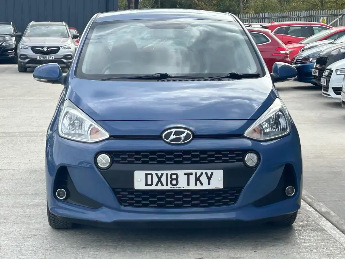 Used Hyundai i10 Premium 87 HP (63 kW) 2018 Blue Hatchback