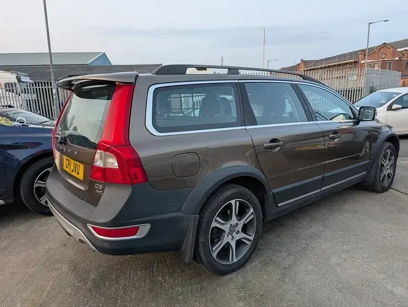 Used Volvo XC70 SE Lux 215 HP (158 kW) 2011 Bronze Estate