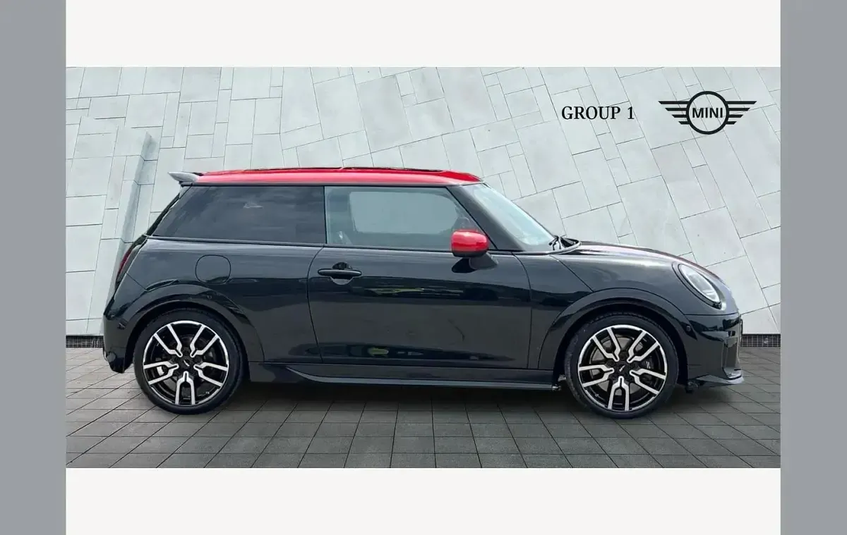 Used Mini Cooper Sport 200 HP (147 kW) 2024 Black Hatchback
