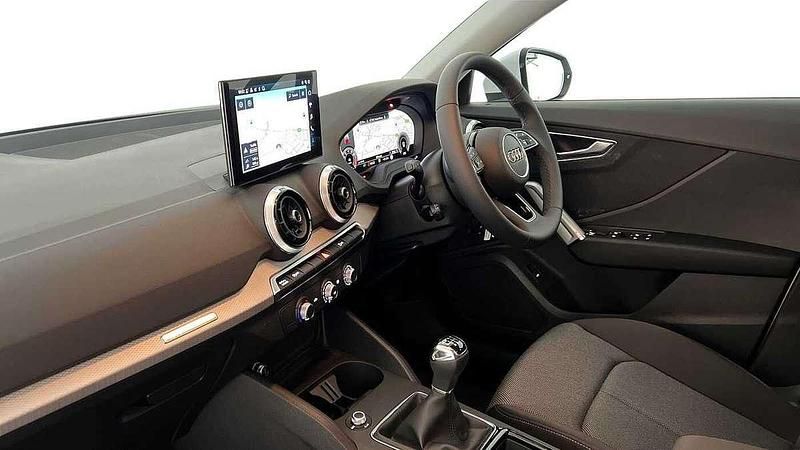 Used Audi Q2 Sport 114 HP (83 kW) 2025 White SUV