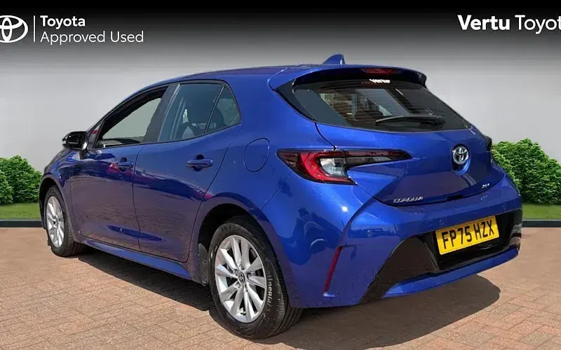 Used Toyota Corolla 178 HP (130 kW) 2025 Blue Hatchback
