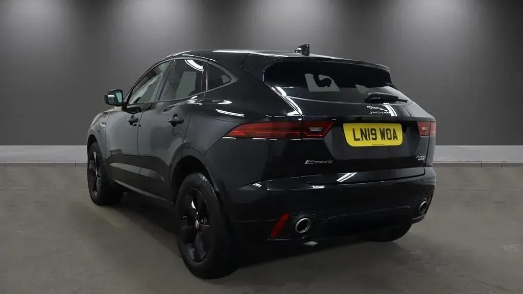 Używany Jaguar E-Pace R-Dynamic 200 KM (147 kW) 2019 Czarny SUV