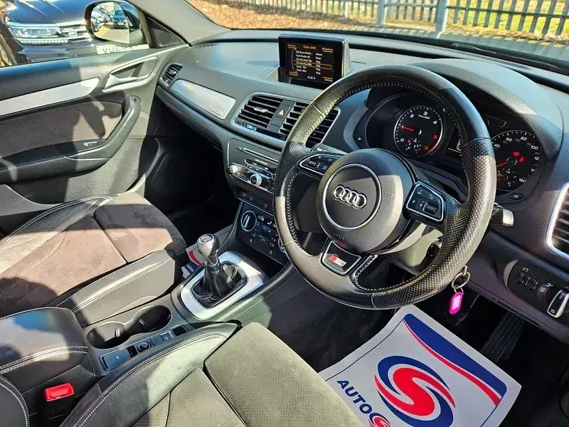 Usado Audi Q3 S-line plus 150 CV (110 kW) 2016 Negro SUV